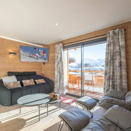 Ours Et Marmotte, à L'altiport, Un Cocon De Douceur *